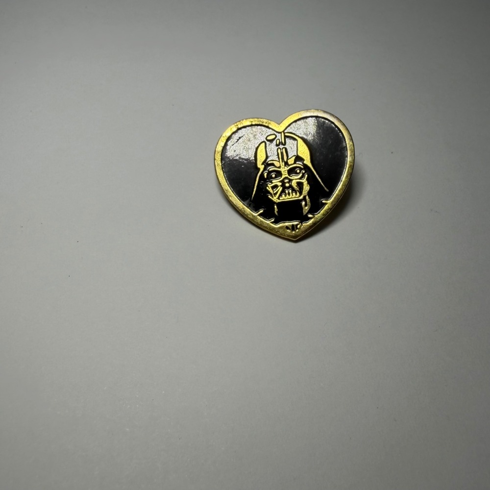 Star Wars Darth Vader Heart Enamel Pin Variety Gold Tone Lucasfilm 2013 LFL - Picture 7 of 7